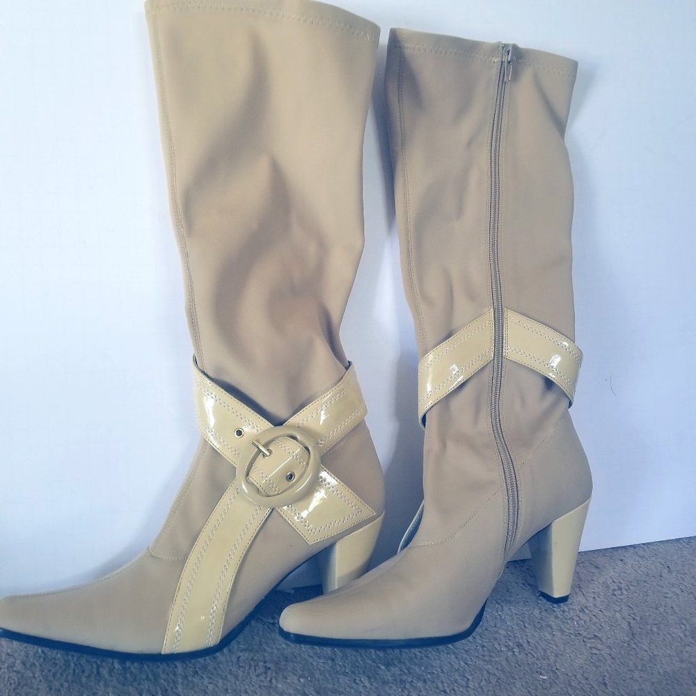 BELLINI beige boot w/patent leather trim
